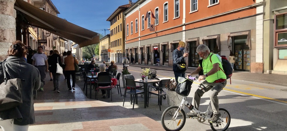 In bici intorno a Trento per una città green e sicura: Basterebbero tre semplici interventi per favorire la mobilità